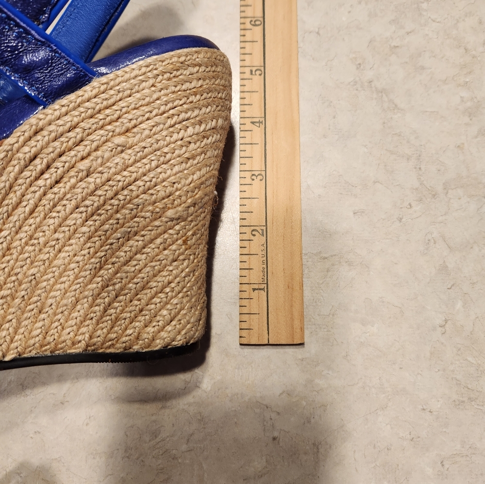 UGG Patent Leather Strappy Sandals - Picture 7 of 9